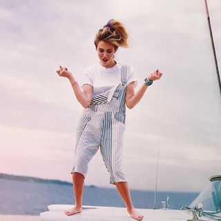 Debbie Gibson feet photo thumbnail