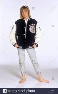 Debbie Gibson feet photo thumbnail