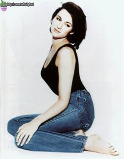 Debbie Gibson feet photo thumbnail