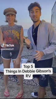 Debbie Gibson feet photo thumbnail