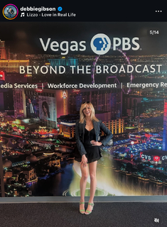 Debbie Gibson feet photo thumbnail