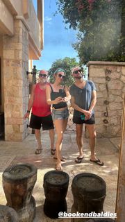 Debbie Gibson feet photo thumbnail