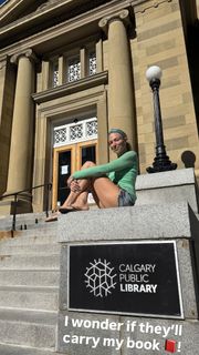 Debbie Gibson feet photo thumbnail