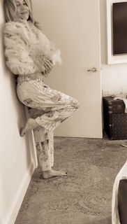 Debbie Gibson feet photo thumbnail