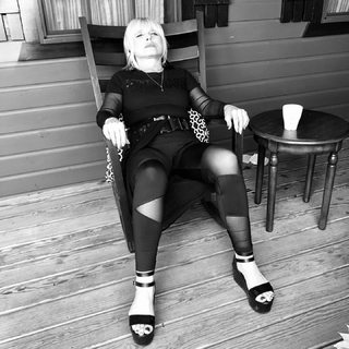 Debbie Harry feet photo thumbnail