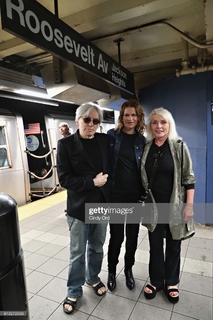 Debbie Harry feet photo thumbnail