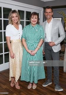 Debbie Matenopoulos feet photo 6