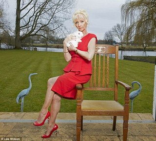 Debbie McGee feet photo 1