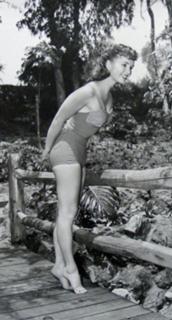 Debbie Reynolds feet photo thumbnail