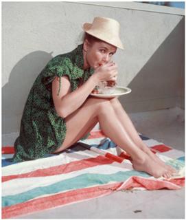 Debbie Reynolds feet photo thumbnail
