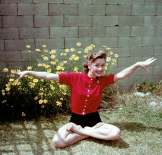 Debbie Reynolds feet photo thumbnail
