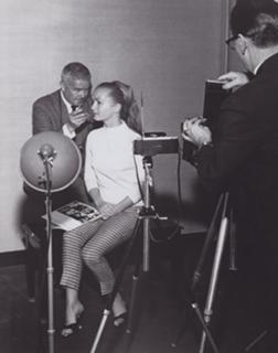Debbie Reynolds feet photo thumbnail