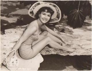 Debbie Reynolds feet photo thumbnail