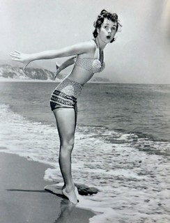 Debbie Reynolds feet photo thumbnail