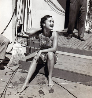 Debbie Reynolds feet photo thumbnail