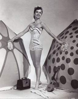 Debbie Reynolds feet photo thumbnail