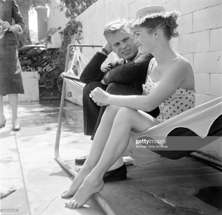 Debbie Reynolds feet photo thumbnail