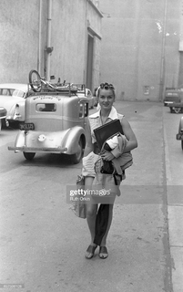 Debbie Reynolds feet photo thumbnail