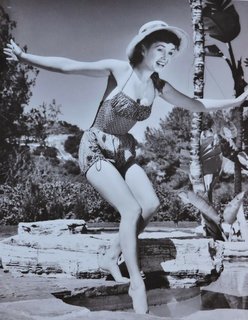Debbie Reynolds feet photo thumbnail
