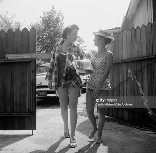 Debbie Reynolds feet photo thumbnail