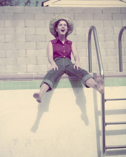 Debbie Reynolds feet photo thumbnail
