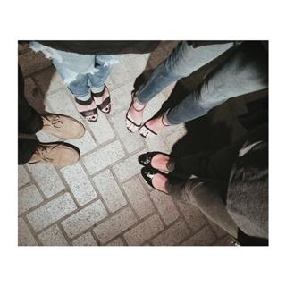 Debby Ryan feet photo thumbnail