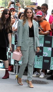 Debby Ryan feet photo thumbnail