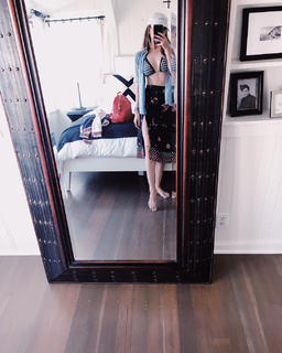 Debby Ryan feet photo thumbnail