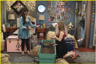 Debby Ryan feet photo thumbnail