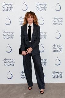 Debby Ryan feet photo thumbnail