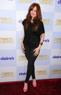 Debby Ryan feet photo thumbnail