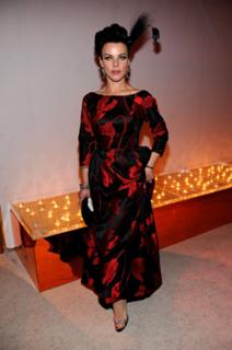 Debi Mazar feet photo thumbnail