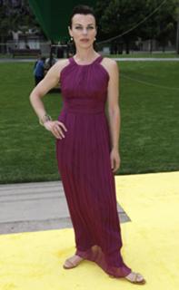 Debi Mazar feet photo thumbnail