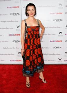 Debi Mazar feet photo thumbnail