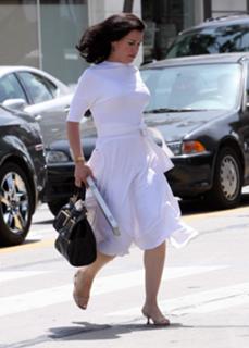 Debi Mazar feet photo thumbnail
