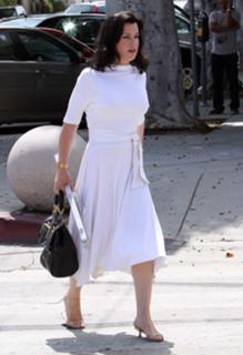 Debi Mazar feet photo thumbnail