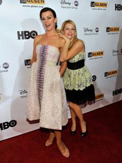 Debi Mazar feet photo thumbnail