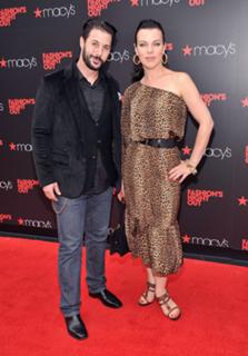 Debi Mazar feet photo thumbnail