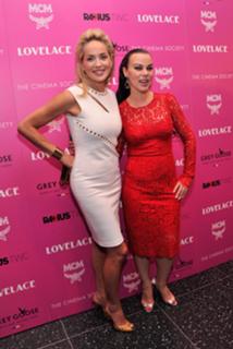 Debi Mazar feet photo thumbnail