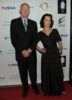 Debi Mazar feet photo thumbnail
