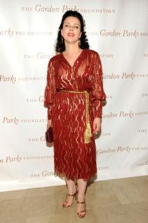 Debi Mazar feet photo thumbnail