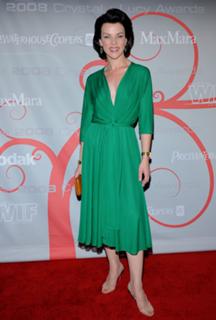 Debi Mazar feet photo thumbnail