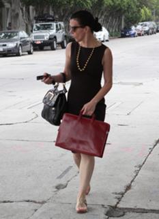 Debi Mazar feet photo thumbnail