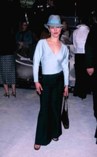 Debi Mazar feet photo thumbnail