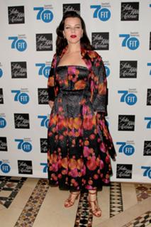 Debi Mazar feet photo thumbnail