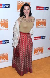 Debi Mazar feet photo thumbnail
