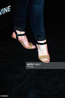 Debi Mazar feet photo thumbnail