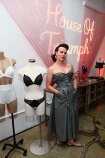 Debi Mazar feet photo thumbnail