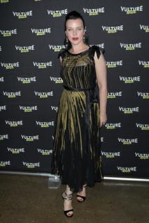 Debi Mazar feet photo thumbnail