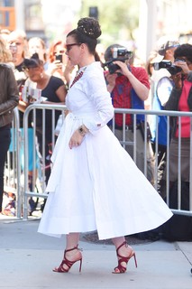 Debi Mazar feet photo thumbnail